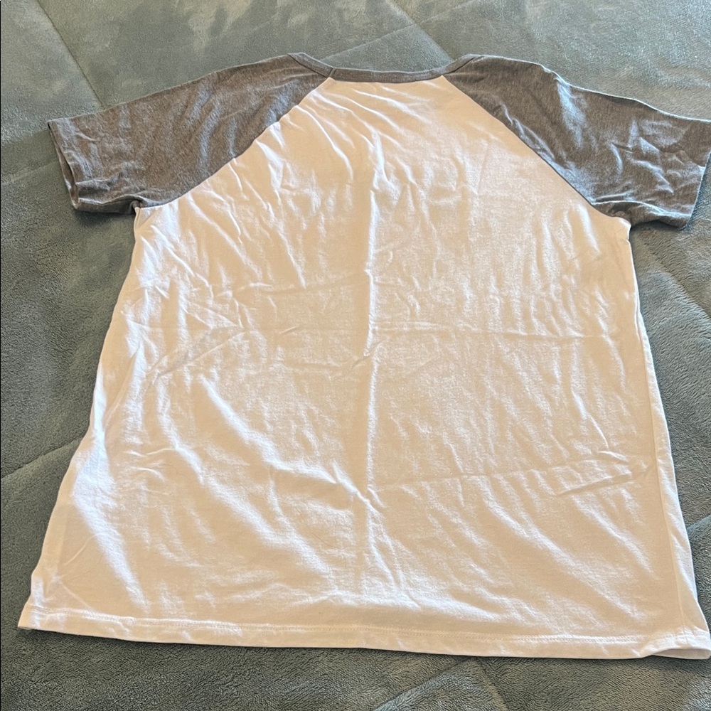 Fox Gray and White Short Sleeve Tee - Picture 6 of 8